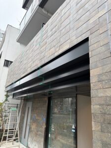 東京北千住のマンションに施工したアルミの折上げ天井幕板