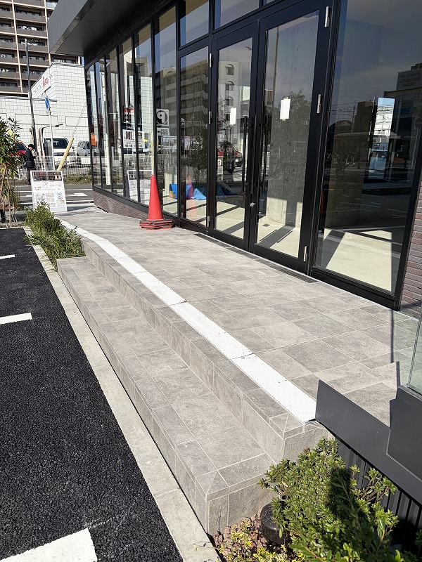 千葉県南流山のマンションに施工した免震金物工事_エクスパンションジョイント