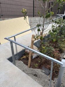 東京都板橋区のマンションに施工したスチール手摺の金物工事