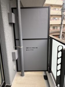 東京都板橋区のマンションに施工したパーテーションの金物工事